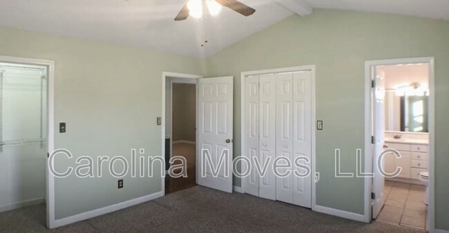 Building Photo - 313 Kilt Ct