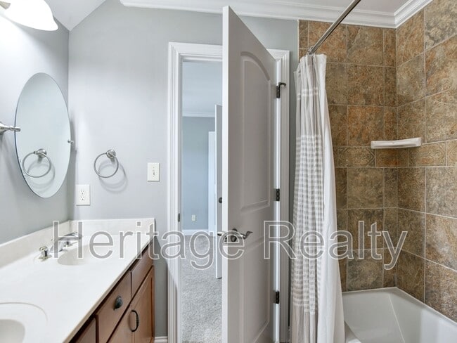 Building Photo - 1856 Greywell Rd