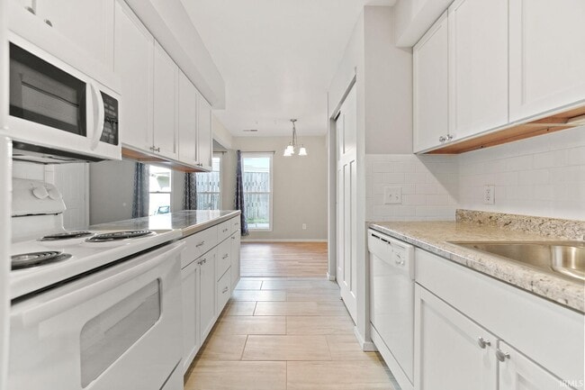 Building Photo - 5124 Woodmark Dr
