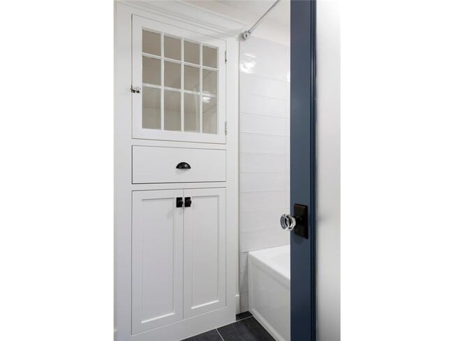 Building Photo - 231 Manitoba Ave