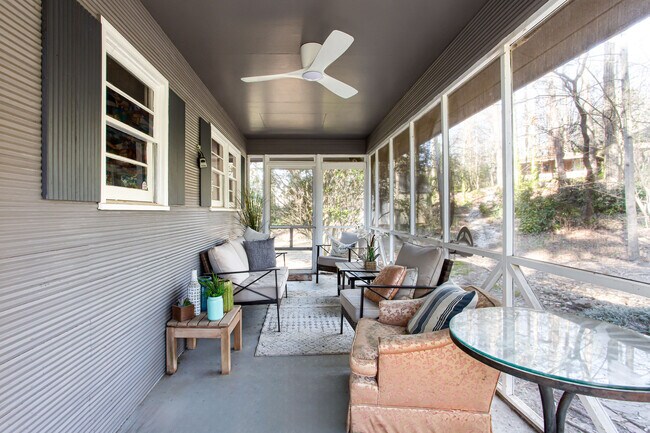 Building Photo - 4061 Lower Roswell Rd