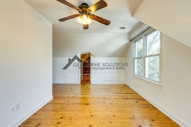 Building Photo - 502 32nd Ave S