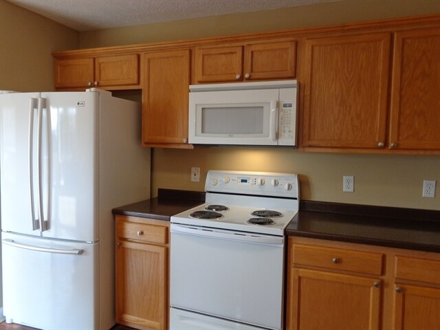 Building Photo - 1908 Thesa Ct