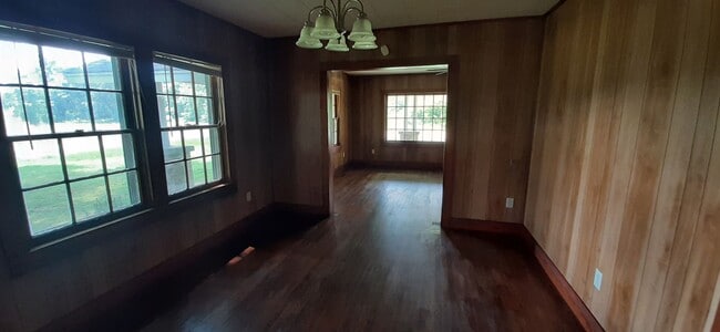 Building Photo - 5546 AR-36