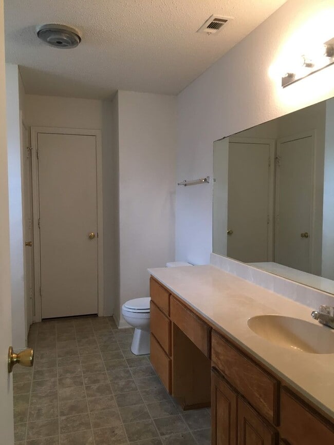 Building Photo - 4-Bedroom House for Rent in Killeen