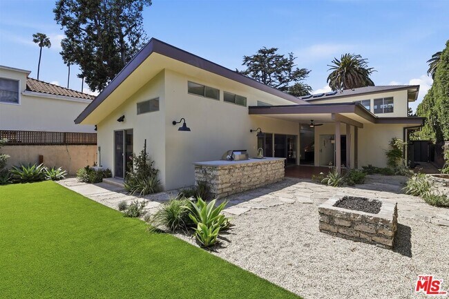 Building Photo - 444 S Windsor Blvd