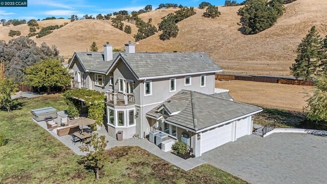 Building Photo - 2495 Reliez Valley Rd