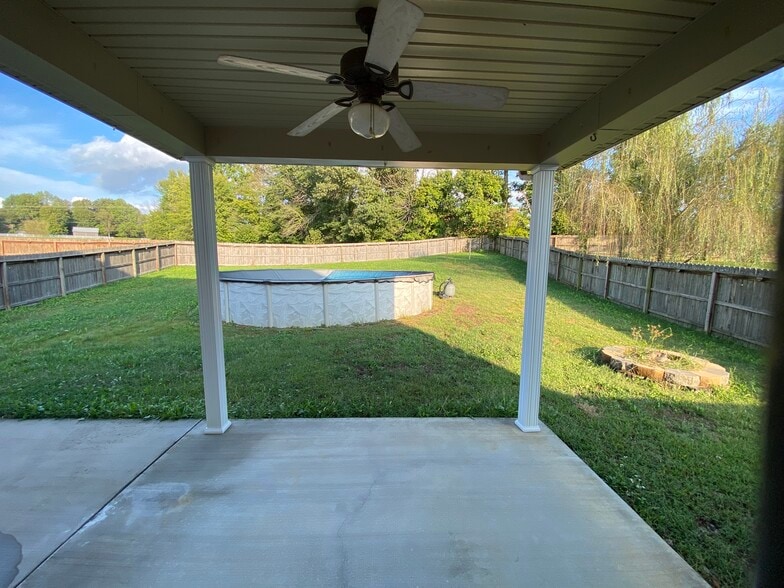 Building Photo - 6405 Autumn Valley Trce