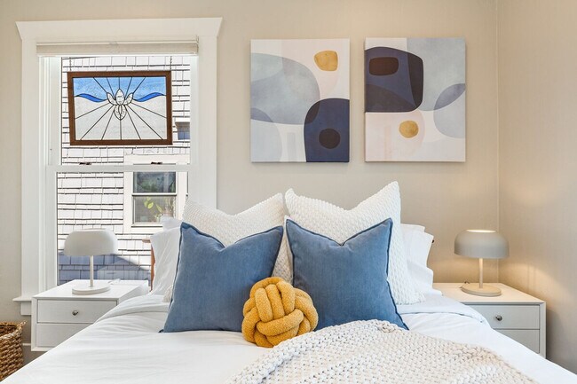 Building Photo - 1706 Warren Ave N