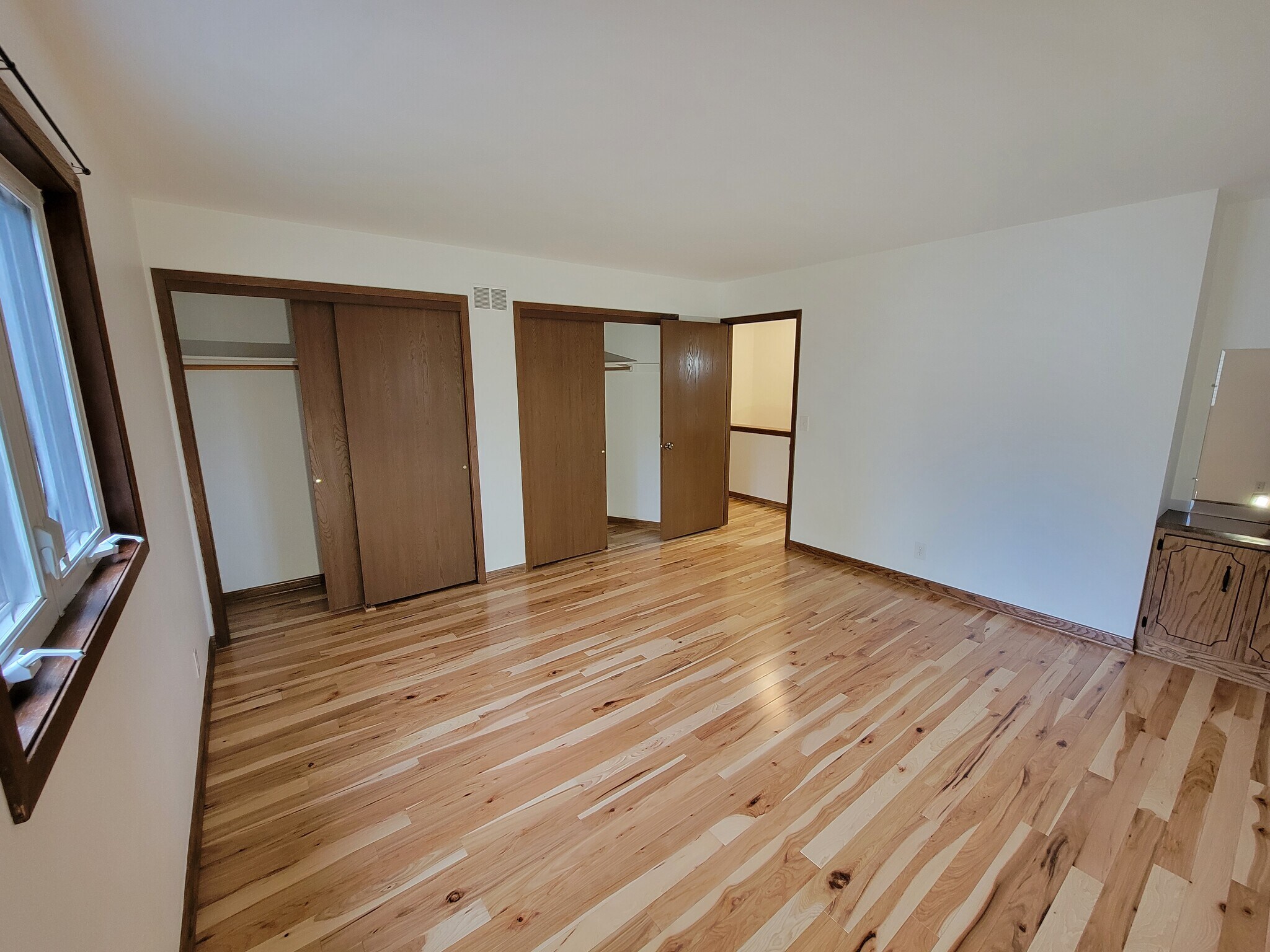 Building Photo - 1049 S Imperial Dr