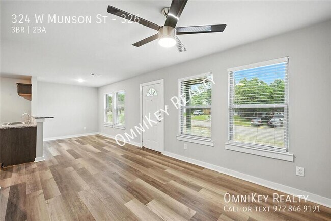 Building Photo - 324 W Munson St