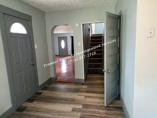 Building Photo - 911 4th Ave