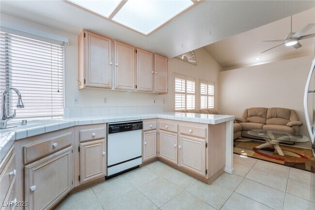 Building Photo - 5124 Appealing Ct