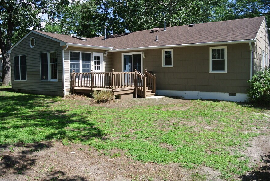 Building Photo - 1707 Sommerell Ave