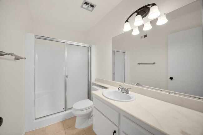 Building Photo - Bright and Open 3 Bedrooms Plus 2 Car Garage