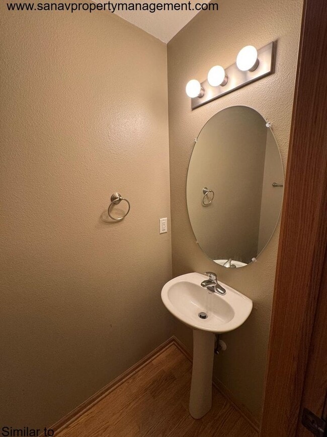 Building Photo - Prime West Des Moines Location with Waukee Schools – Near Everything You Need