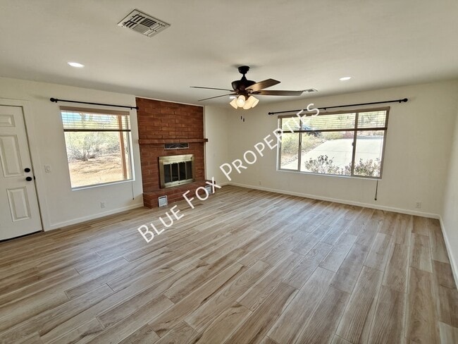 Building Photo - 5440 W Placita De La Promesa