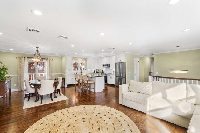 Building Photo - Beautiful home includes membership to highly sought after Shongum Lake!!!