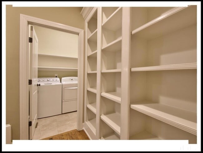 Building Photo - 442 N Serenity Hill Cir