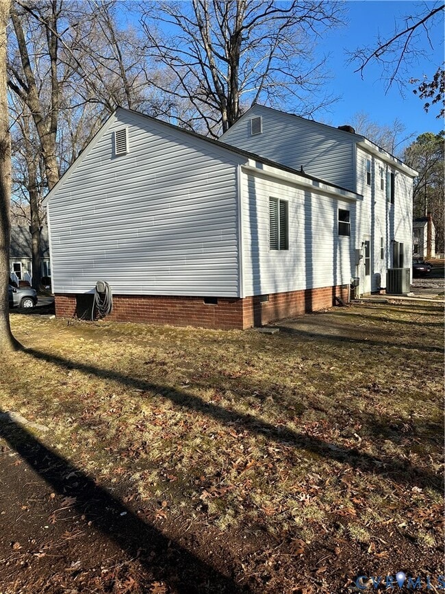 Building Photo - 9015 Covewood Rd