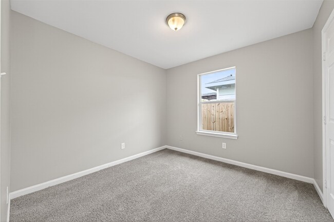 Building Photo - 7521 Dyer St