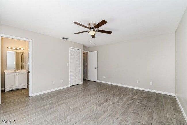 Building Photo - 3604 SW 6th Ave