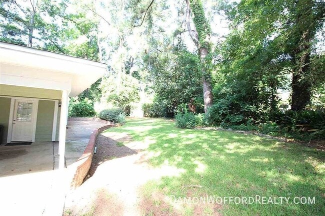 Building Photo - 125 River Park Dr