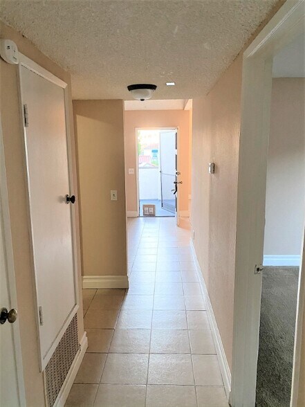 Building Photo - 139 Avenida Miramar