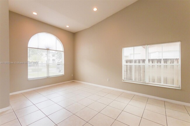 Building Photo - 11524 SW 152nd Ct
