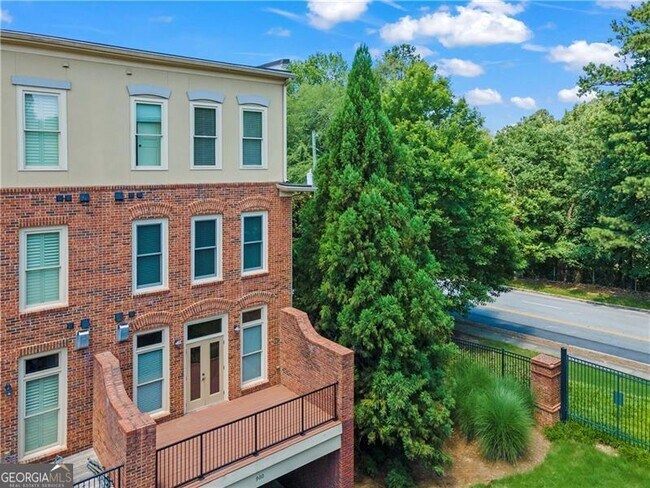 Building Photo - 900 River Vista Drive
