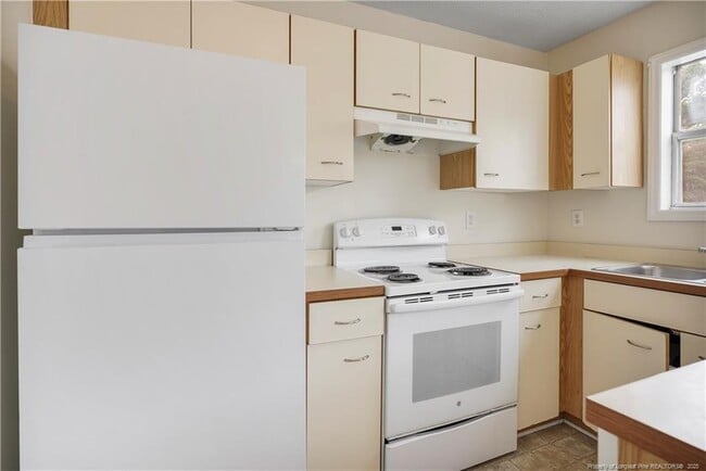 Building Photo - 6716 Willowbrook Dr