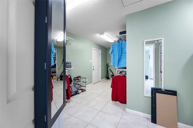 Building Photo - 22831 Fritz Ln