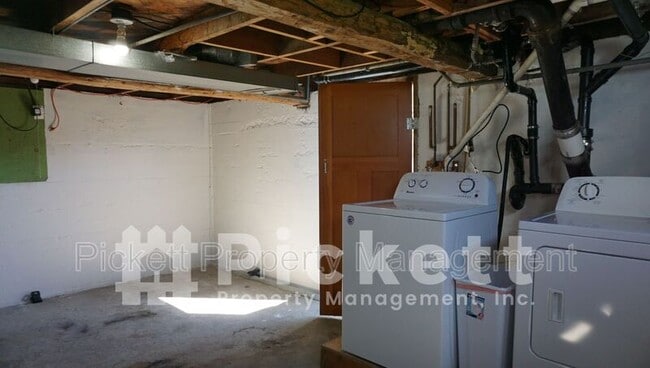 Building Photo - 17900 Noll Rd NE