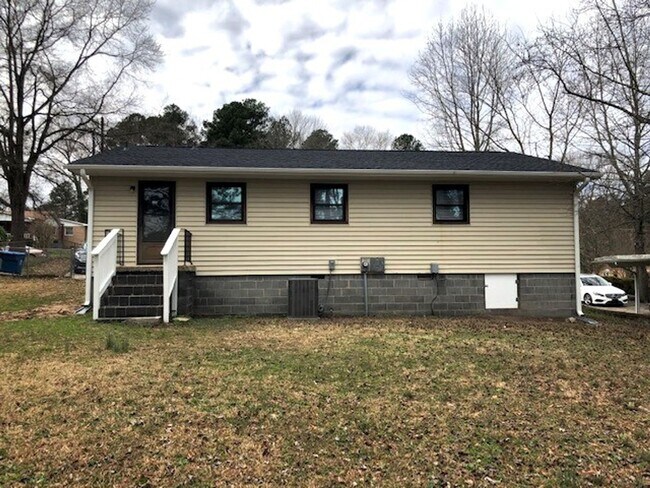 Building Photo - Cozy home in Durham near NCCU and Durham Tech