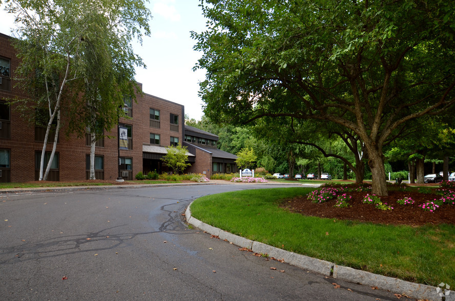 Primary Photo - Naubuc Green Apartments