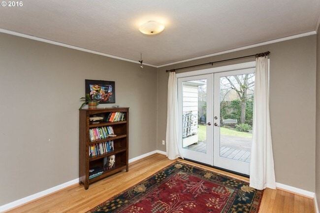 Building Photo - Coming Soon Sellwood-Moreland Two story, 3...