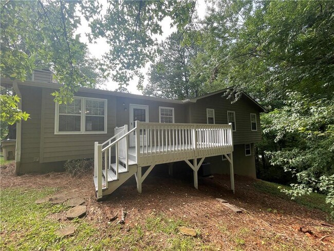 Building Photo - 290 Carmon Dr