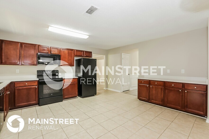 Building Photo - 665 Lakeridge Ct