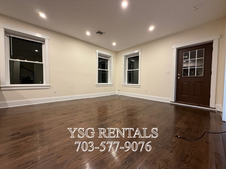 Building Photo - 19 Lambert Ave