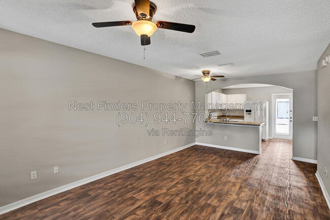 Building Photo - 336 Redwood Ln