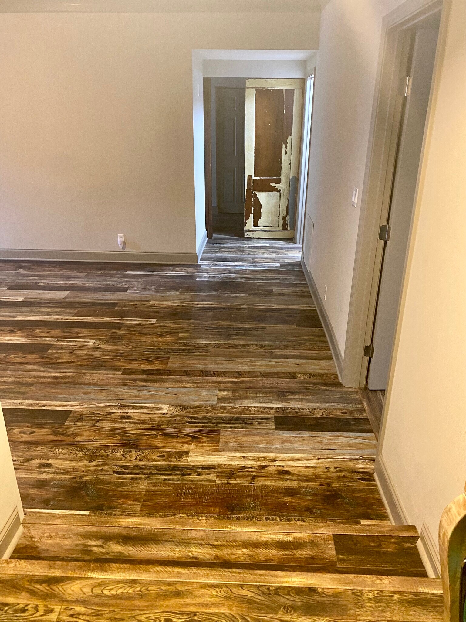 Building Photo - 5455 Chemin de Vie