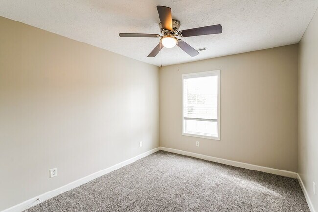 Building Photo - 906 Bexley Dr