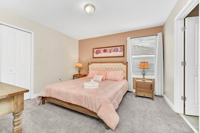 Building Photo - 9032 Stinger Dr