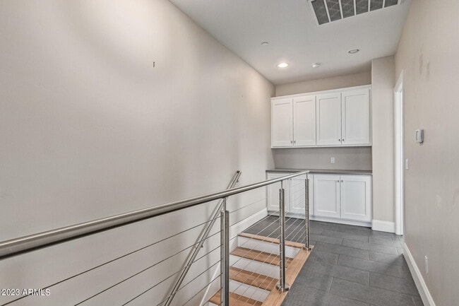 Building Photo - 4816 N Woodmere Fairway