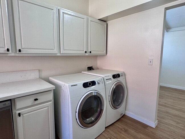Building Photo - Remodeled 3 bedroom in Sylmar