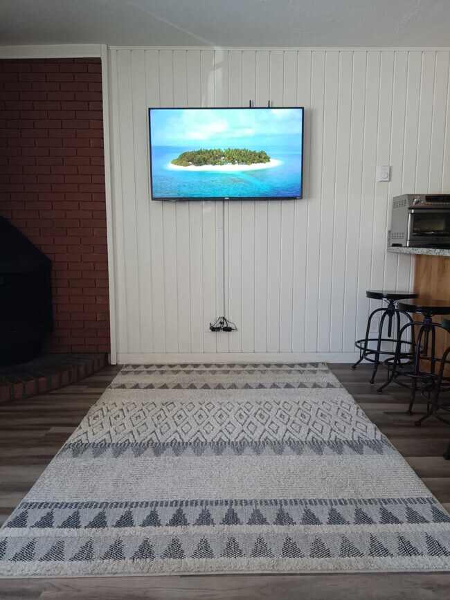 Building Photo - 651 South Snowflake Lane