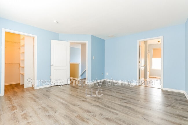 Building Photo - 317 Upas Ave