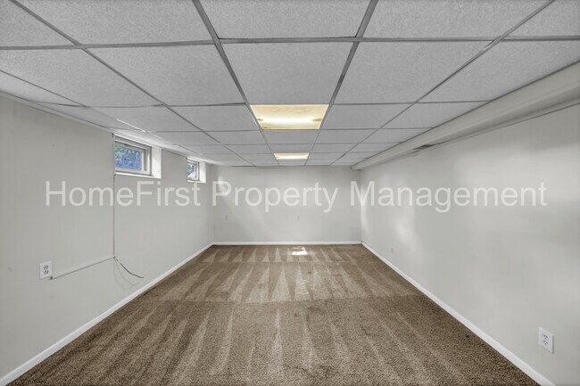 Building Photo - 118 Meadowlark Dr