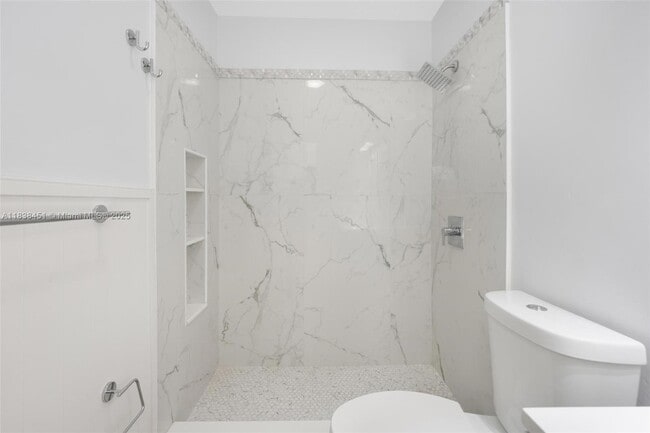 Building Photo - 700 SW 67th Ave
