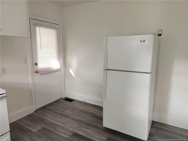 Building Photo - 313 Oakridge Ave